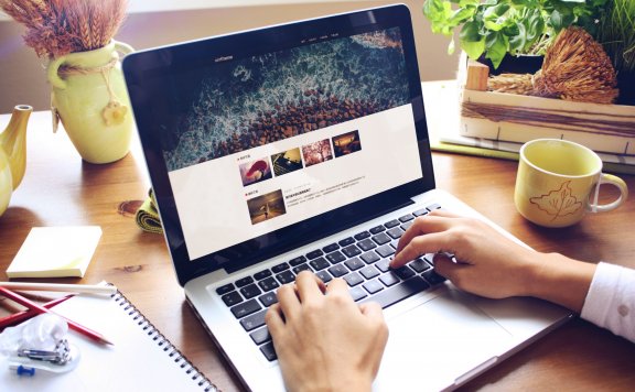 Honey免费主题： 一款简洁优雅的WordPress博客主题，基于WPJAM插件制作